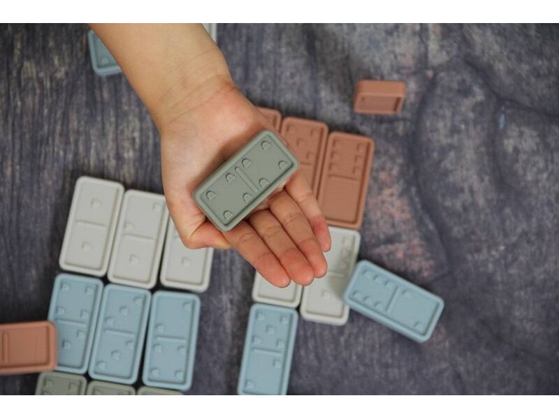 Silicone dominoes