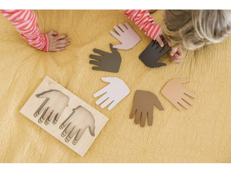 Hand in hand puzzle