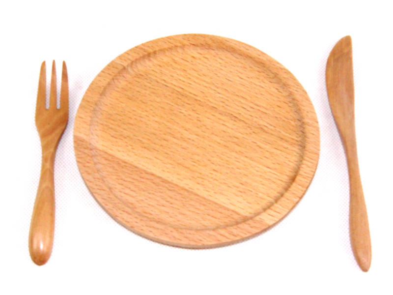 Wooden plate and cutlery set