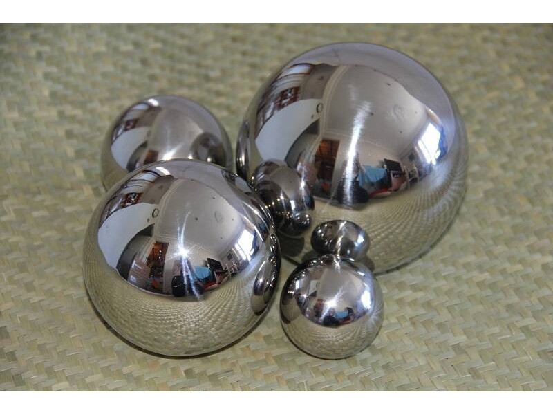Reflective balls set of 4
