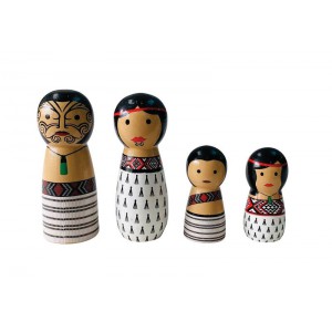 Maori whanau peg dolls