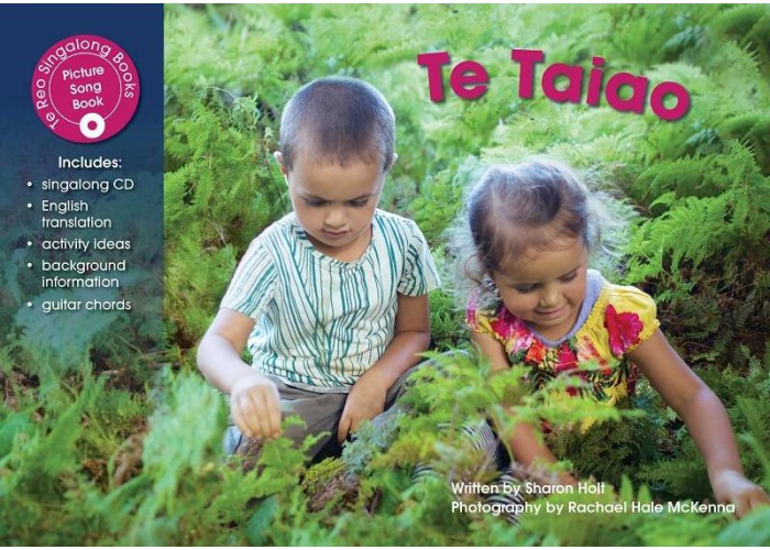 Te Taiao (The Natural World) sing - along book